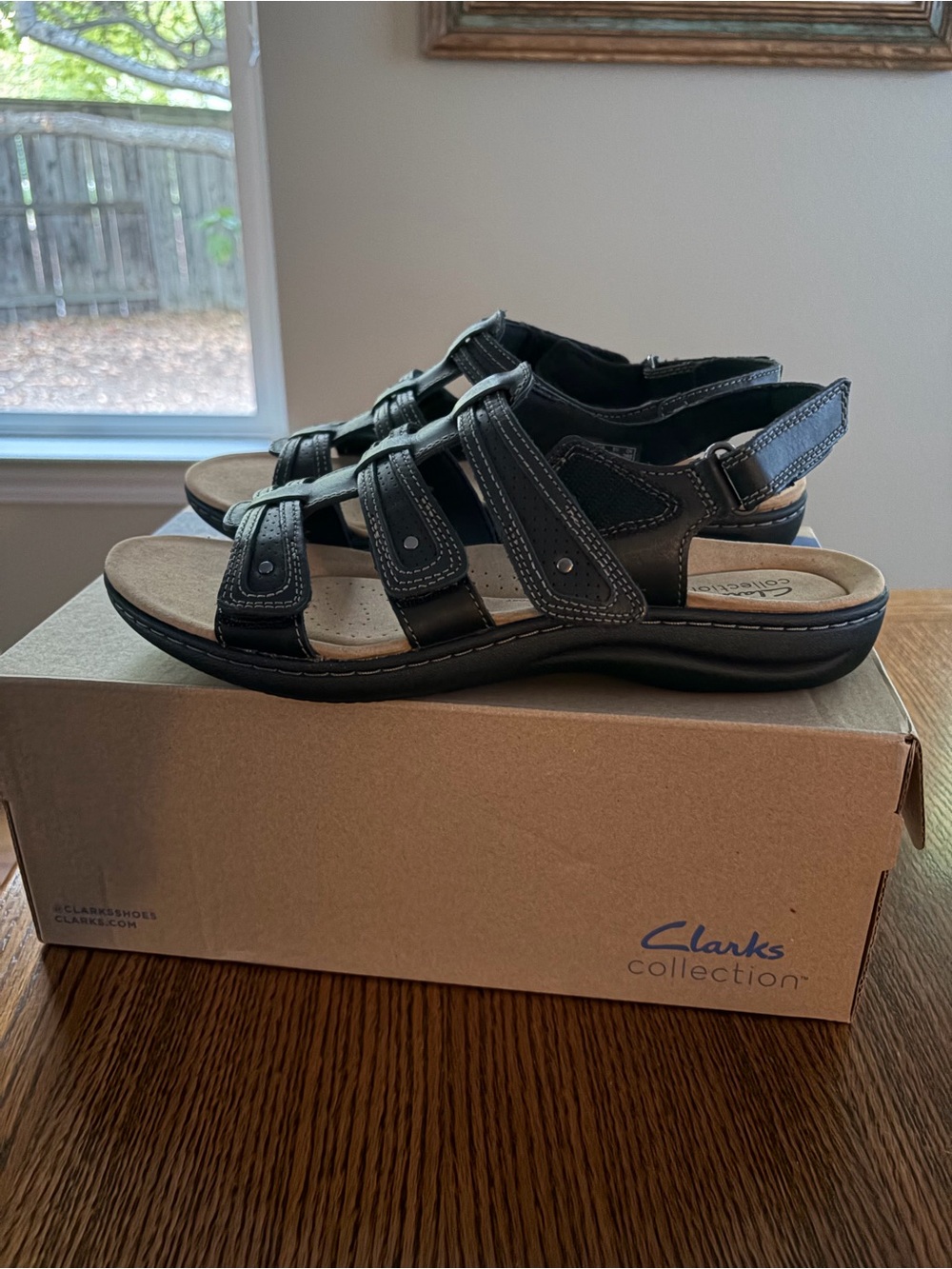Clarks Women's Black Leather Strappy Comfort Sandals - Picture 2 of 4